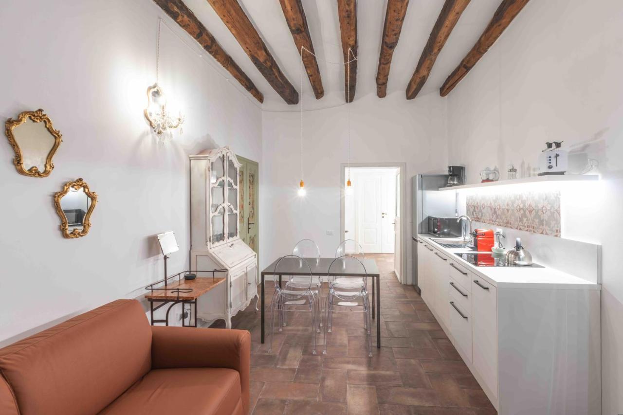Calderai 82 Suites 1 E 2 Палермо Екстериор снимка